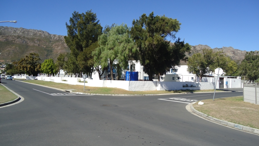3 Bedroom Property for Sale in Gordons Bay Central Western Cape